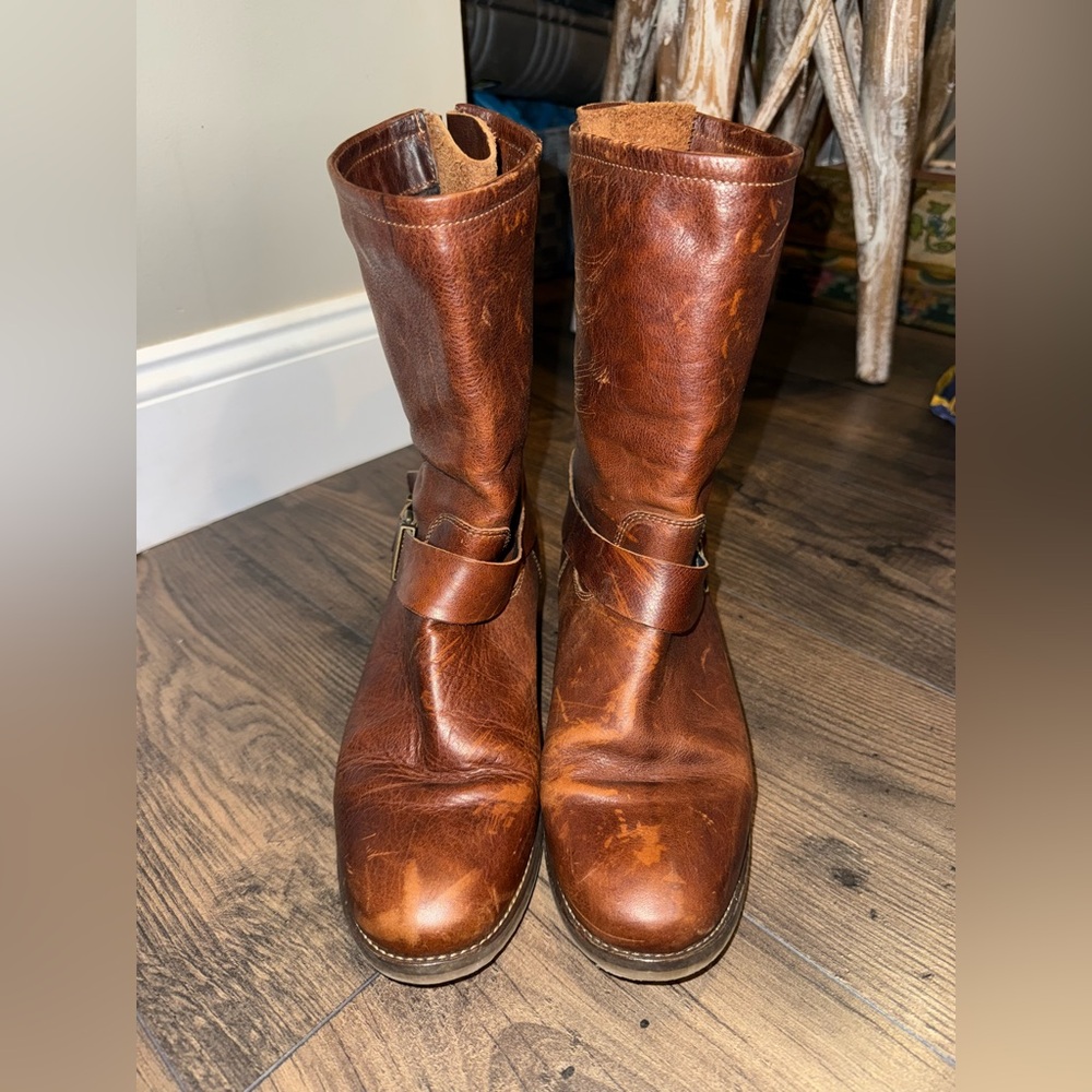 Made in Italy
EUC Brown leather boots